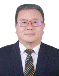 穿着西装的男人 描述已自动生成