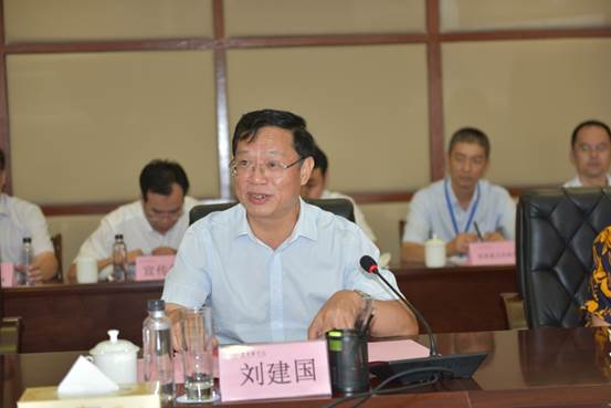 说明: H:\新建文件夹\DSC_5627.JPG